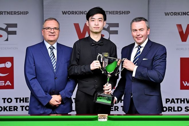 多管齐下地 多管齐下地